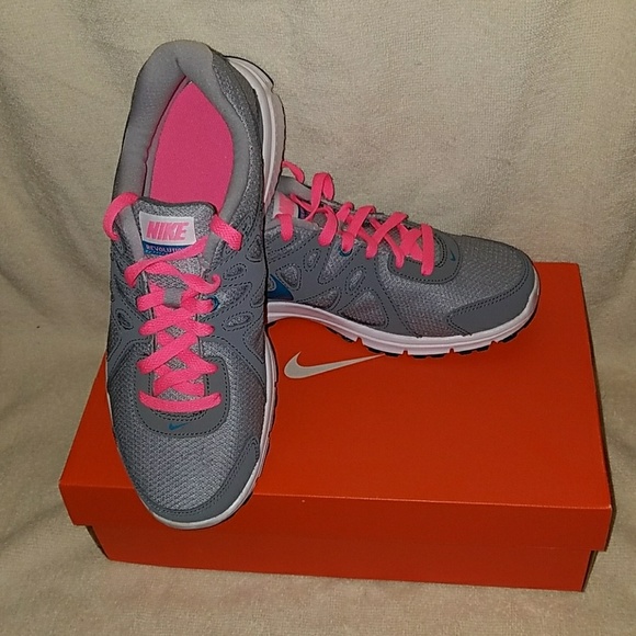 nike revolution 2 wide